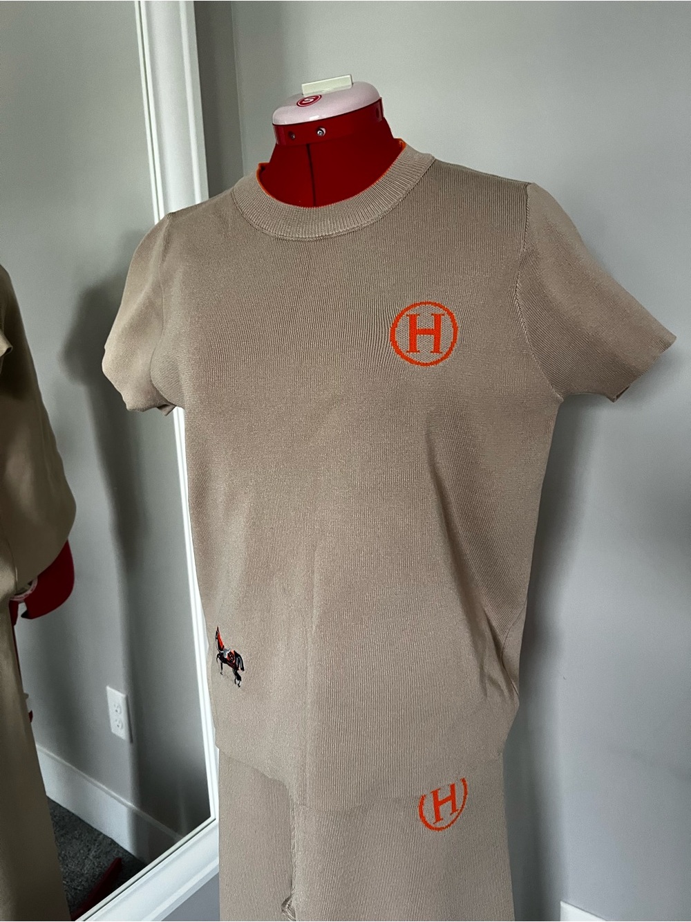 Hermes Beige Knit Short-Sleeve Top & Wide-Leg Pants with Orange Accents size S-M - Picture 3 of 13
